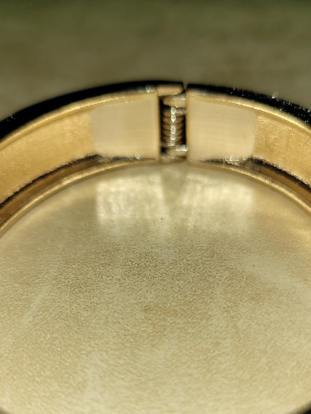 Fornash: Known as the Fornash Equestrian Clasp Bangle or Horse Bit Hinge Bangle. - Picture 7 of 10
